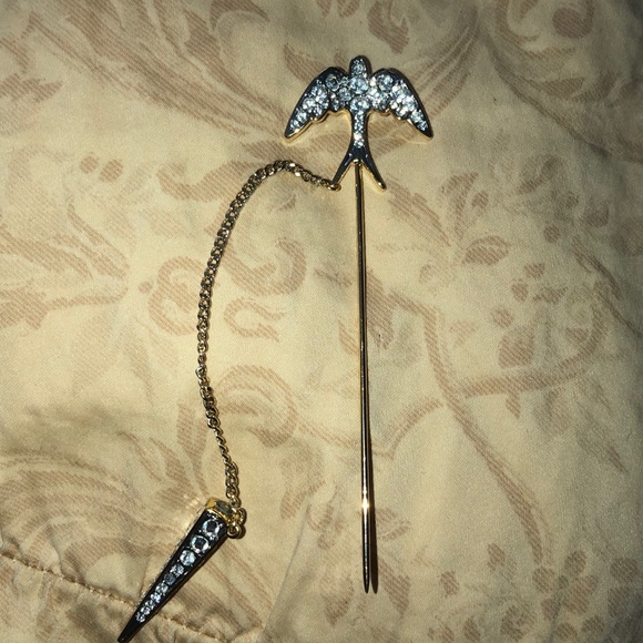 henri bendel Accessories - Fire HB SALE htf Bird Pin Silver/Gold NWOT sale
